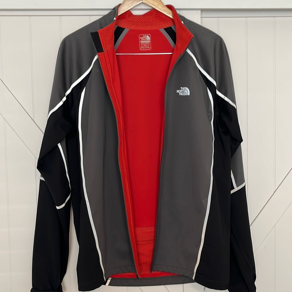 North Face. Flight Series men’s running shell.